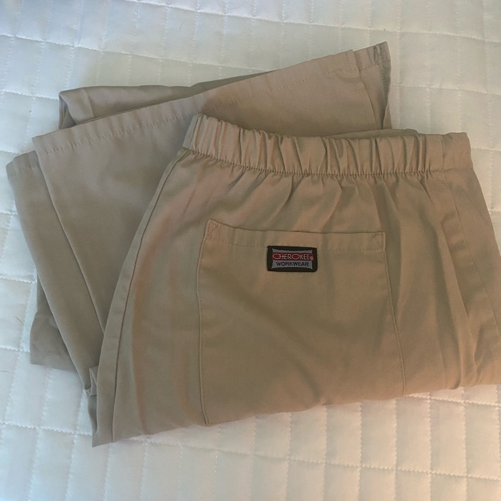 Cherokee scrub pants size small khaki